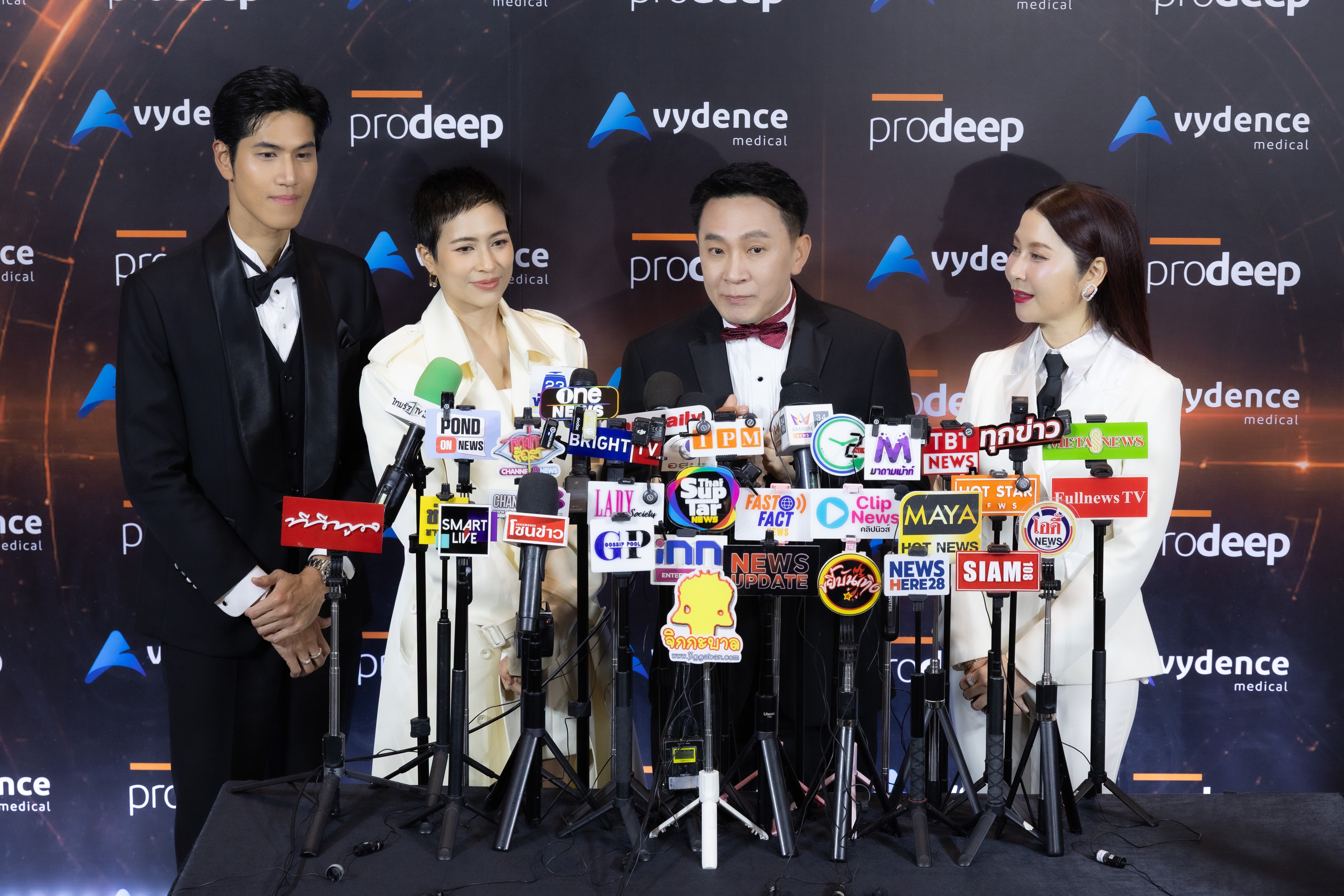 คุณหมอโอ พญ.ณิชา แก้วประสม ร่วมรับรางวัลในงาน EndoliftX® Digital Recognition Award: MISSION POSSIBLE 2026 อีกหนึ่งความสำเร็จบนเส้นทาง EndoliftX® gallery 4