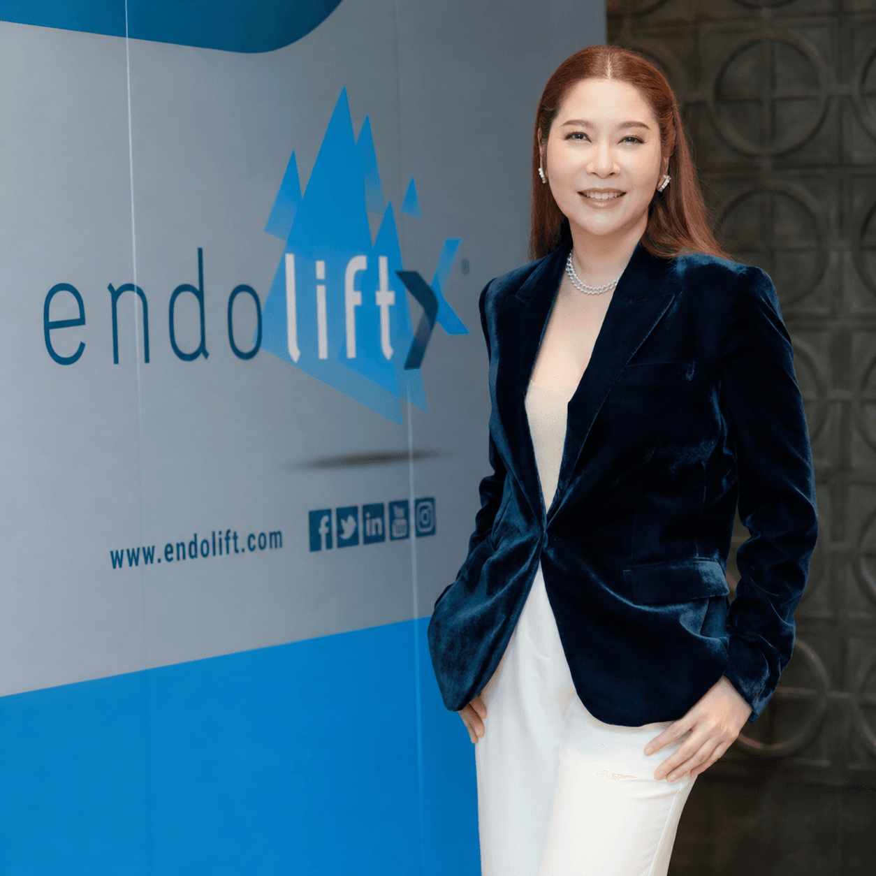 EndoliftX treatment session